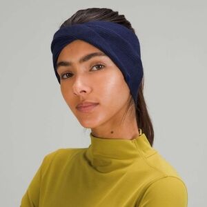 🆕️ Lululemon Twist Knit Ear Warmer in Night Sea
